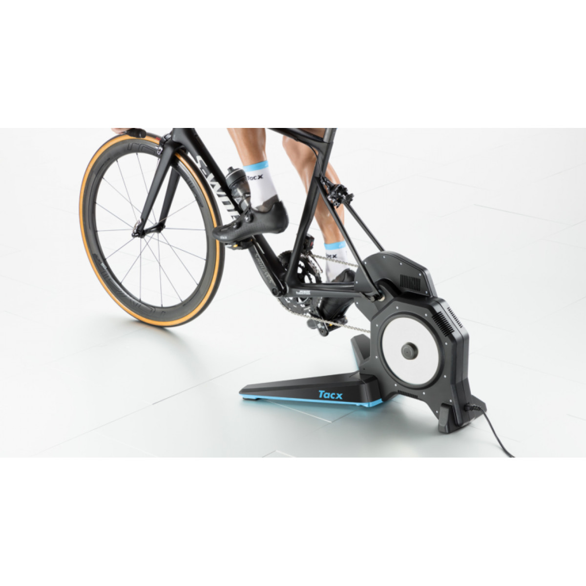 Garmin Велотренажёр Flux 2 Smart Tacx